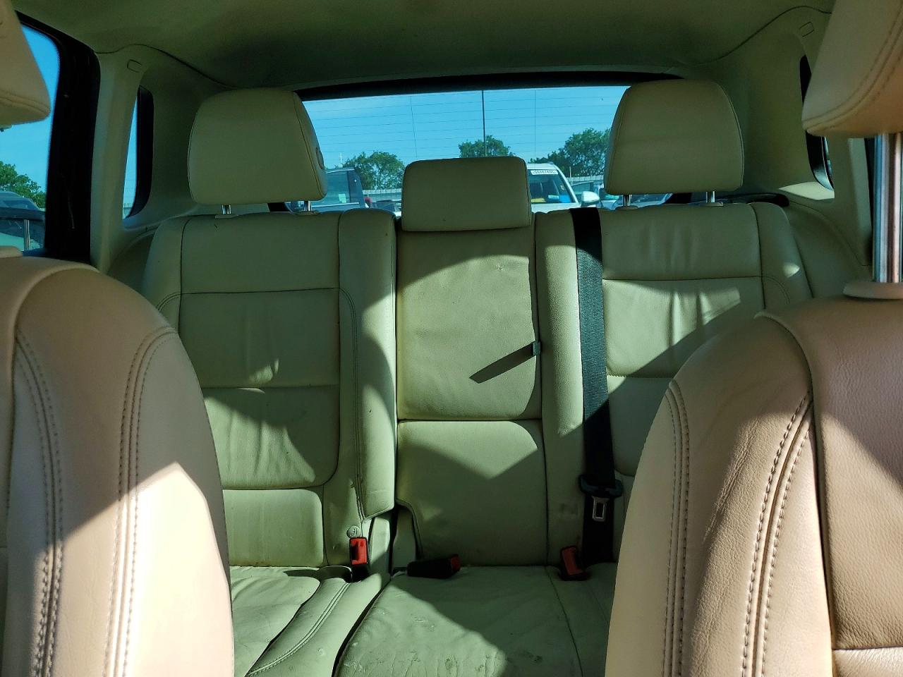 2010 Volkswagen Tiguan VIN WVGBV7AX8AW001079 photo 10