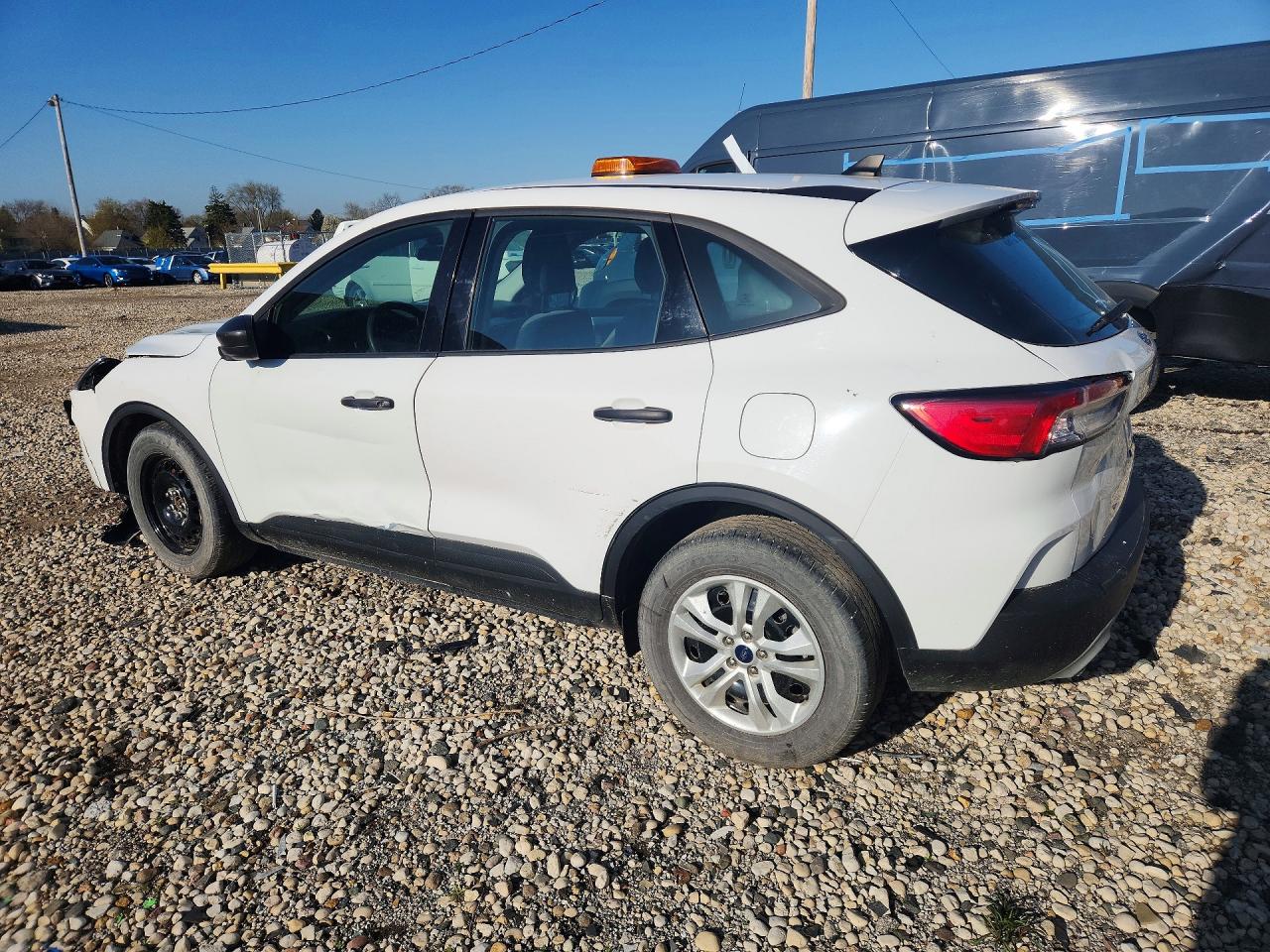 2022 Ford Escape VIN 1FMCU0F64NUB00711 photo 2