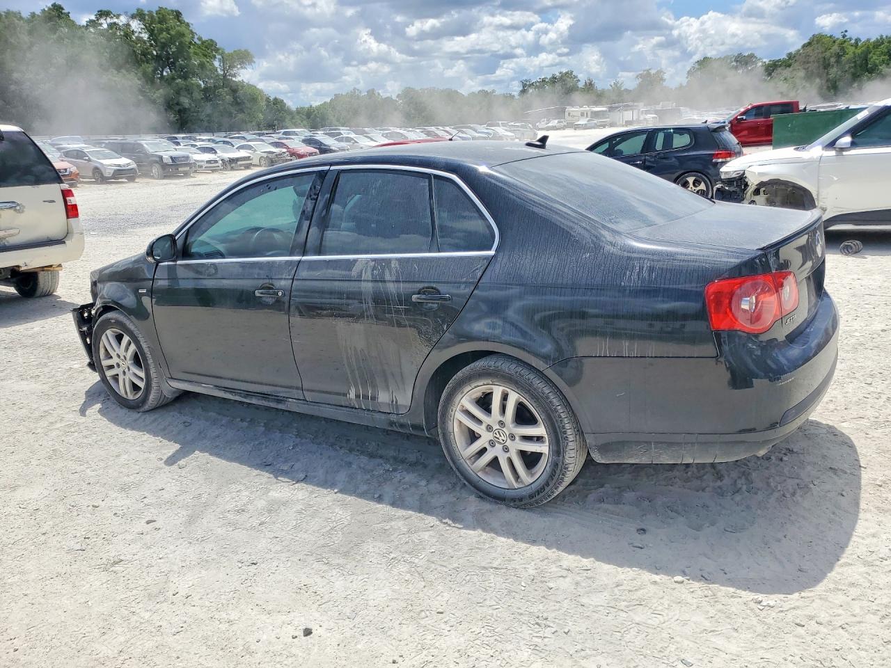 2006 Volkswagen Jetta VIN 3VWCT81K86M850982 photo 2