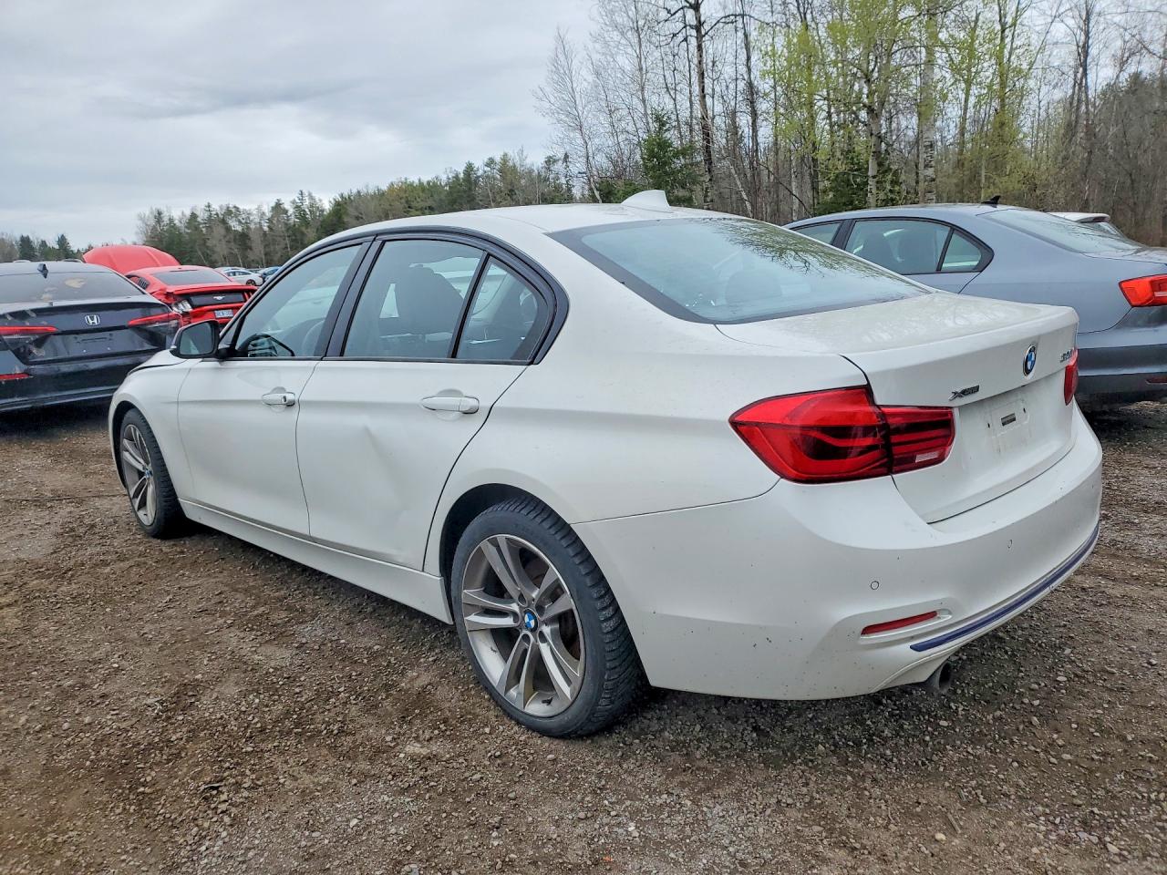 2016 BMW 3 series VIN WBA8E5G56GNT94505 photo 2