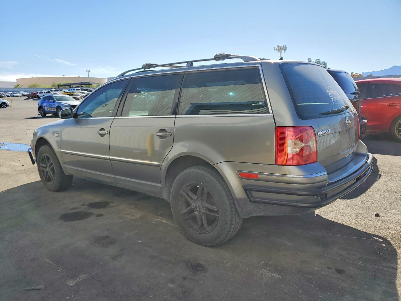 2003 Volkswagen Passat VIN WVWWH63B63E317453 photo 2