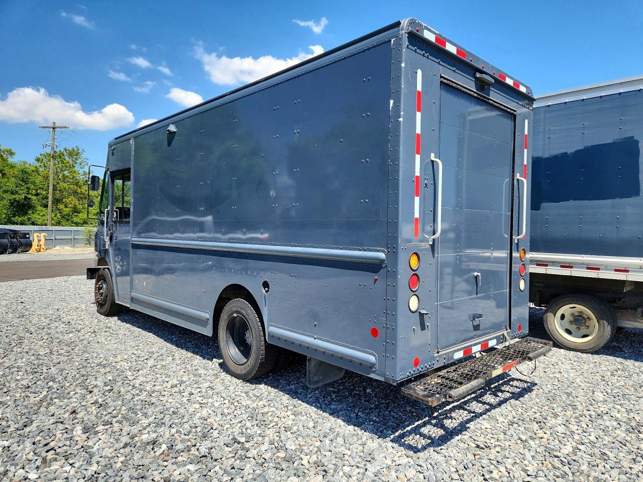 2020 FREIGHTLINER All other VIN 4UZAC2EA1LCMK0244 photo 2