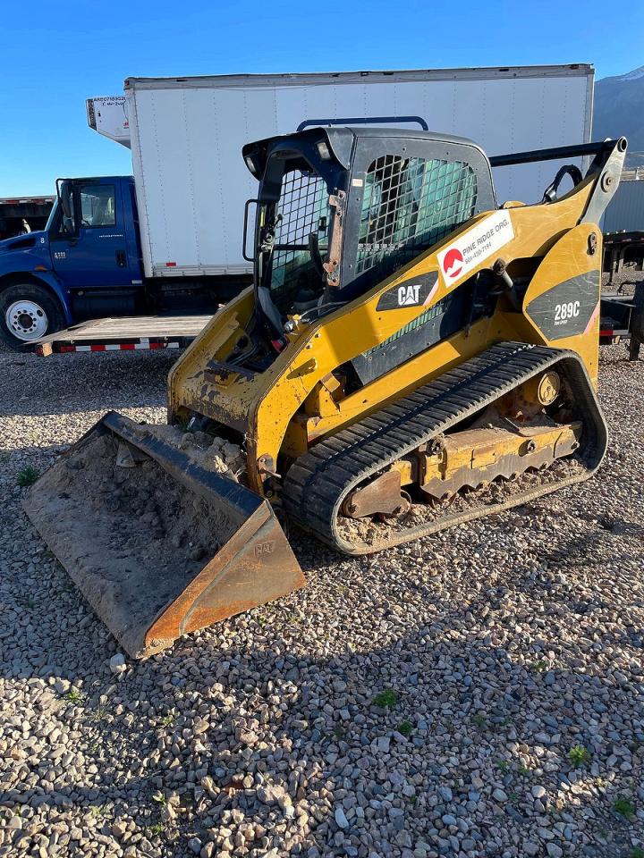 2011 Caterpillar All models VIN CAT0289CCJMP02077 photo 2