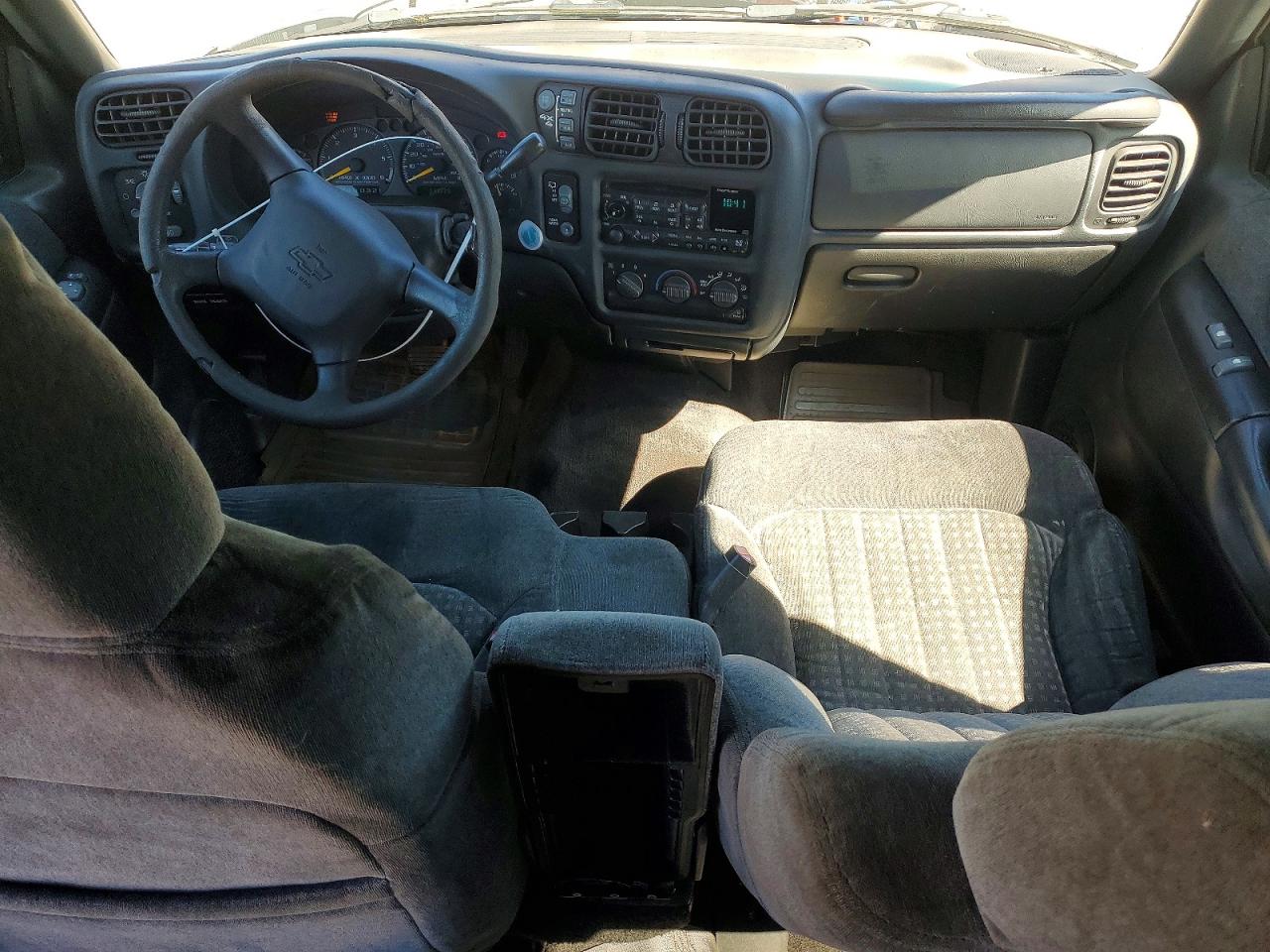 2000 CHEV Blazer VIN 1GNDT13W7YK207801 photo 8