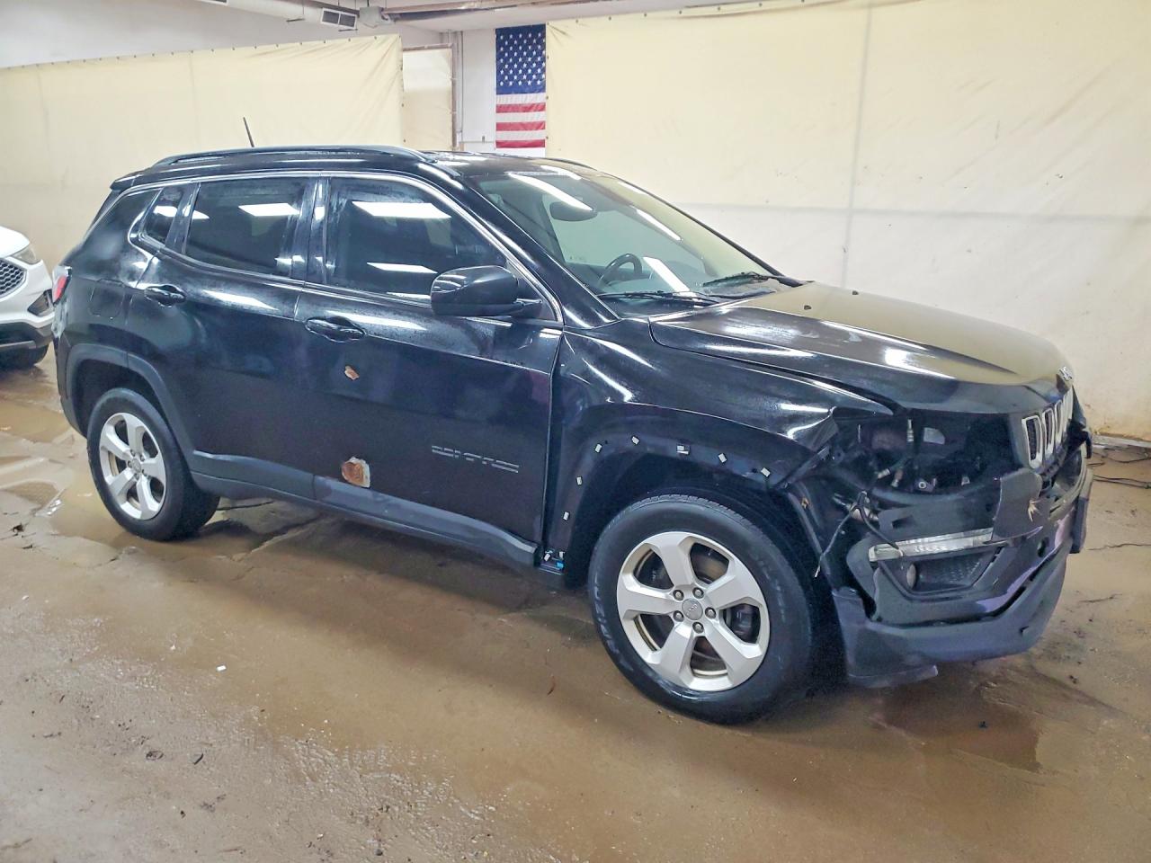 2017 Jeep Compass VIN 3C4NJDBB8HT687901 photo 4