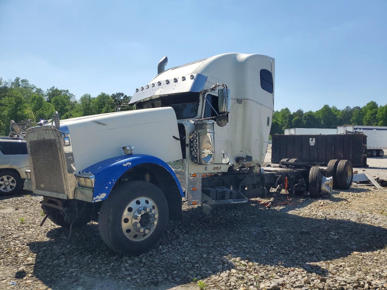 2005 FREIGHTLINER All other VIN 1FUJAPAV15DU99016 photo 2