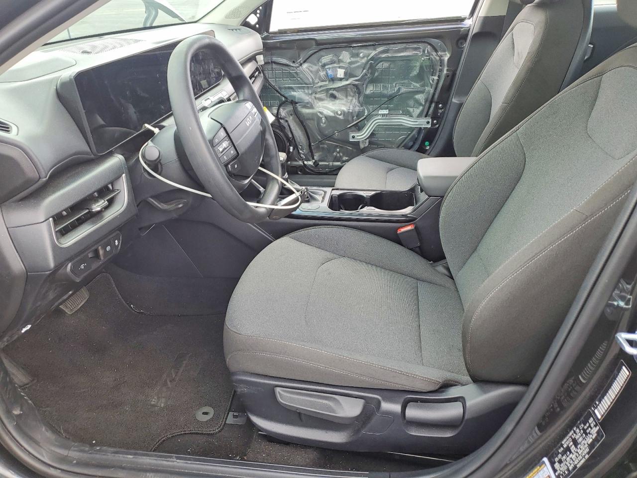 2025 Kia All other VIN 3KPFT4DE9SE145692 photo 7