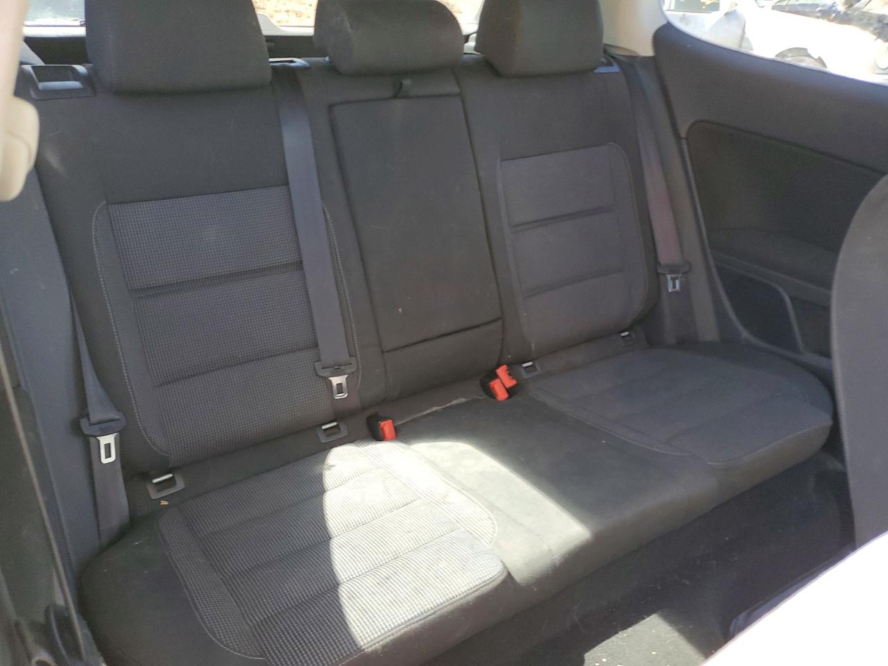 2011 Volkswagen Golf VIN WVWBB7AJXBW142343 photo 11