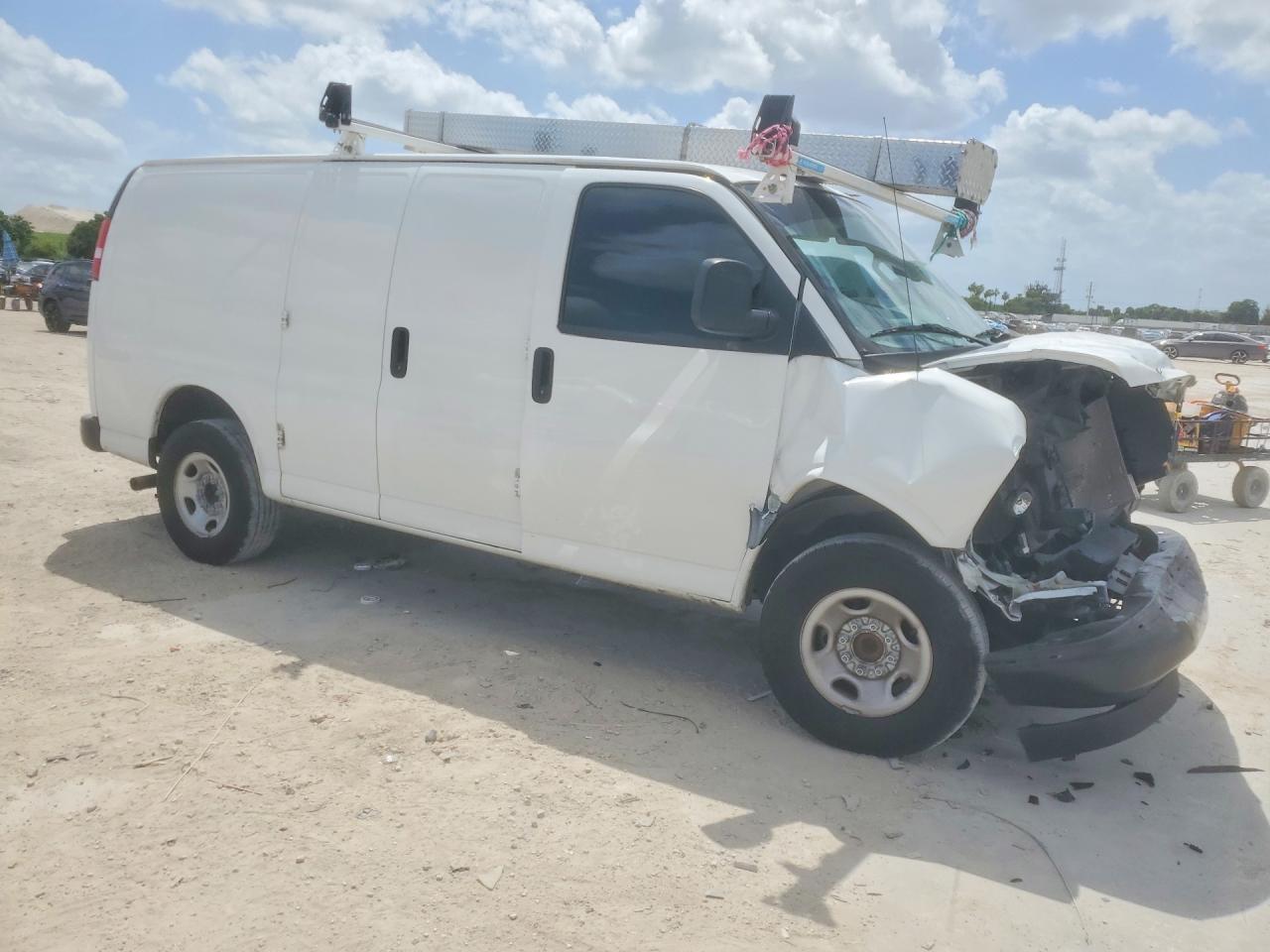 2024 GMC All models VIN 1GTW7AFP5R1213954 photo 4