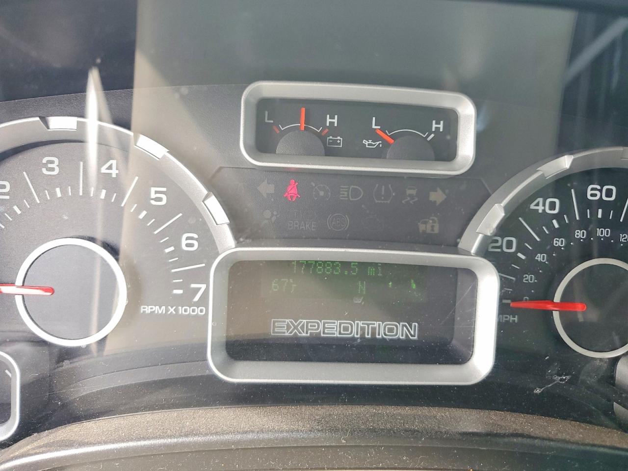 2010 FORD Expedition VIN 1FMJU1G51AEB57052 photo 9