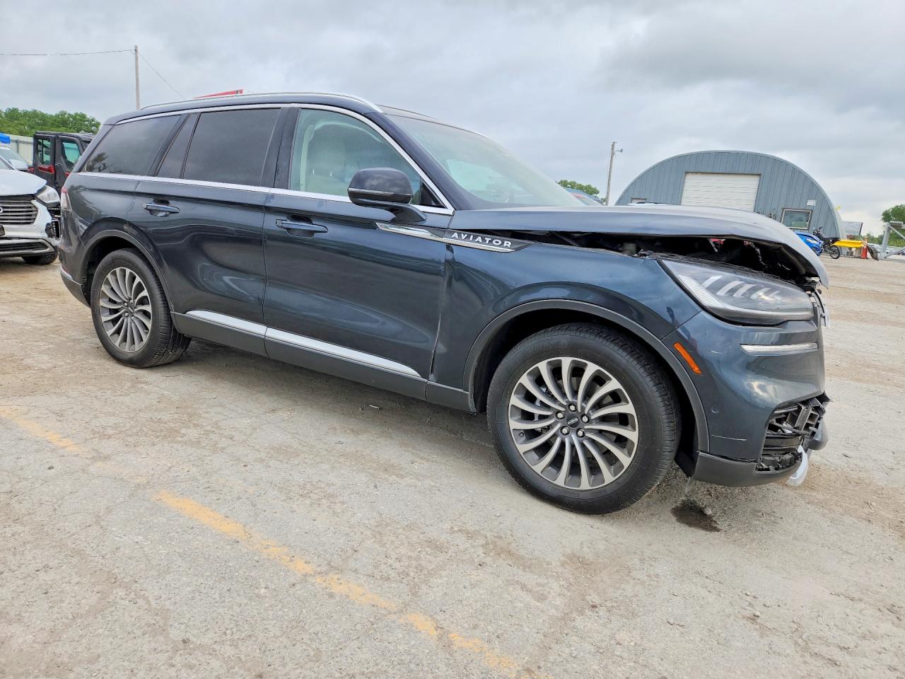 2023 Lincoln Aviator VIN 5LM5J7XC9PGL02344 photo 4