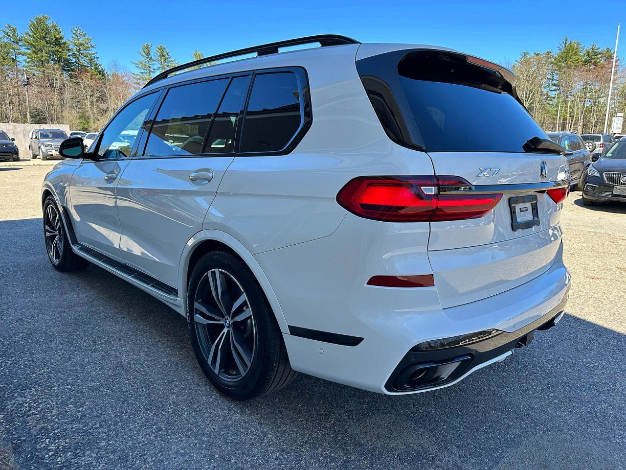 2021 BMW X7 VIN 5UXCW2C02M9G21973 photo 3