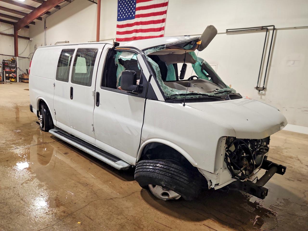 2024 GMC Savana VIN 1GTW7AFP8R1154737 photo 4