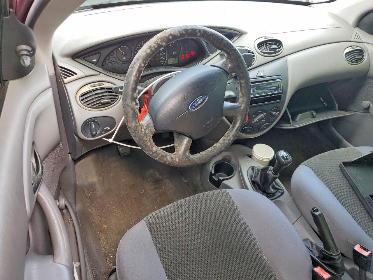 2004 Ford Focus VIN 1FAFP33P14W132192 photo 8