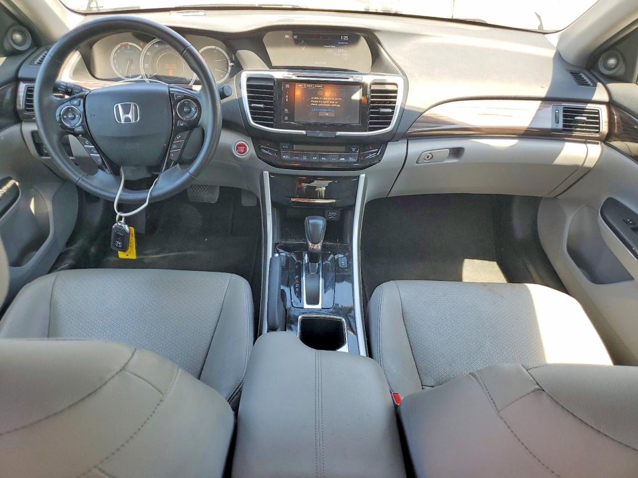 2017 Honda Accord VIN 1HGCR2F94HA206367 photo 8