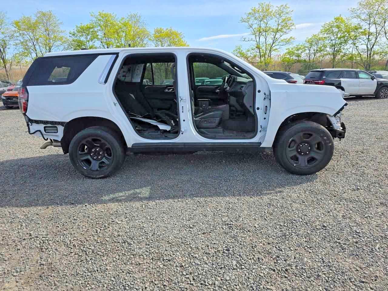 2022 Chevrolet Tahoe VIN 1GNSKLED8NR304848 photo 12