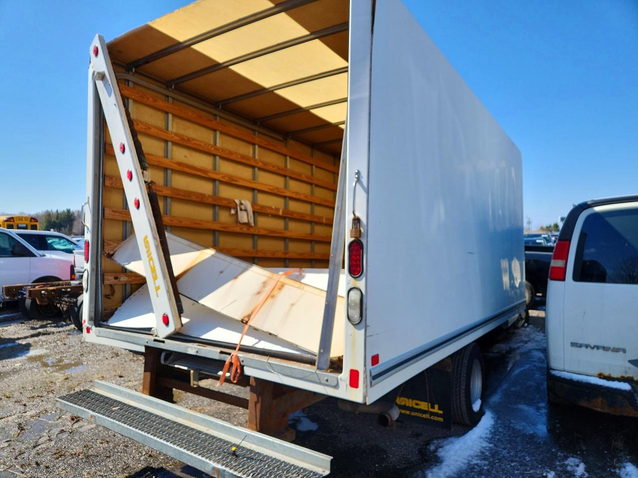2017 CHEV Express VIN 1HA3GTCG9HN009583 photo 3