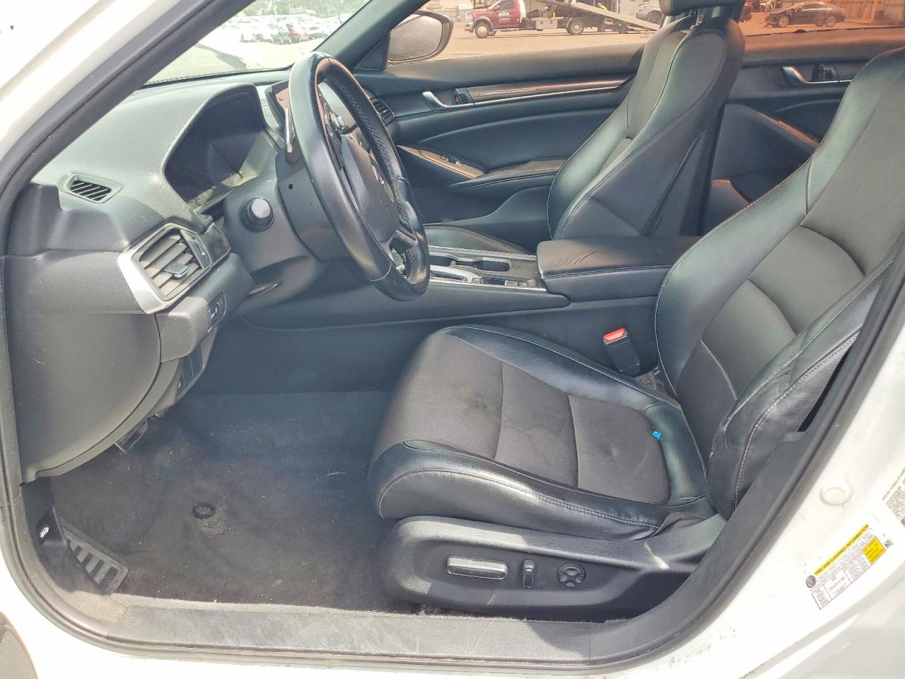 2018 Honda Accord VIN 1HGCV1F31JA147883 photo 7