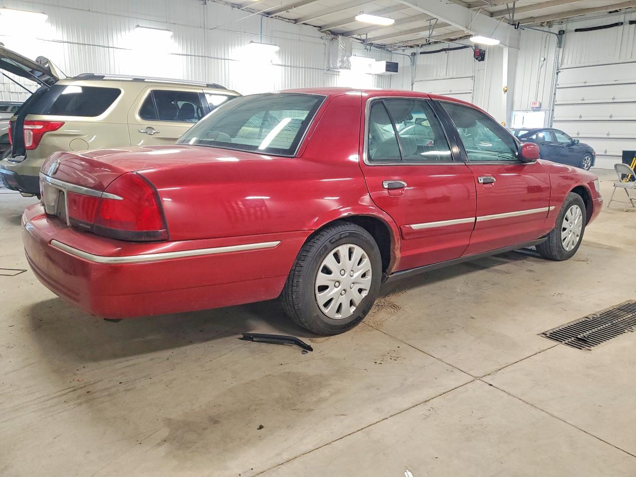 1998 Mercury Grmarquis VIN 2MEFM74WXWX667348 photo 3