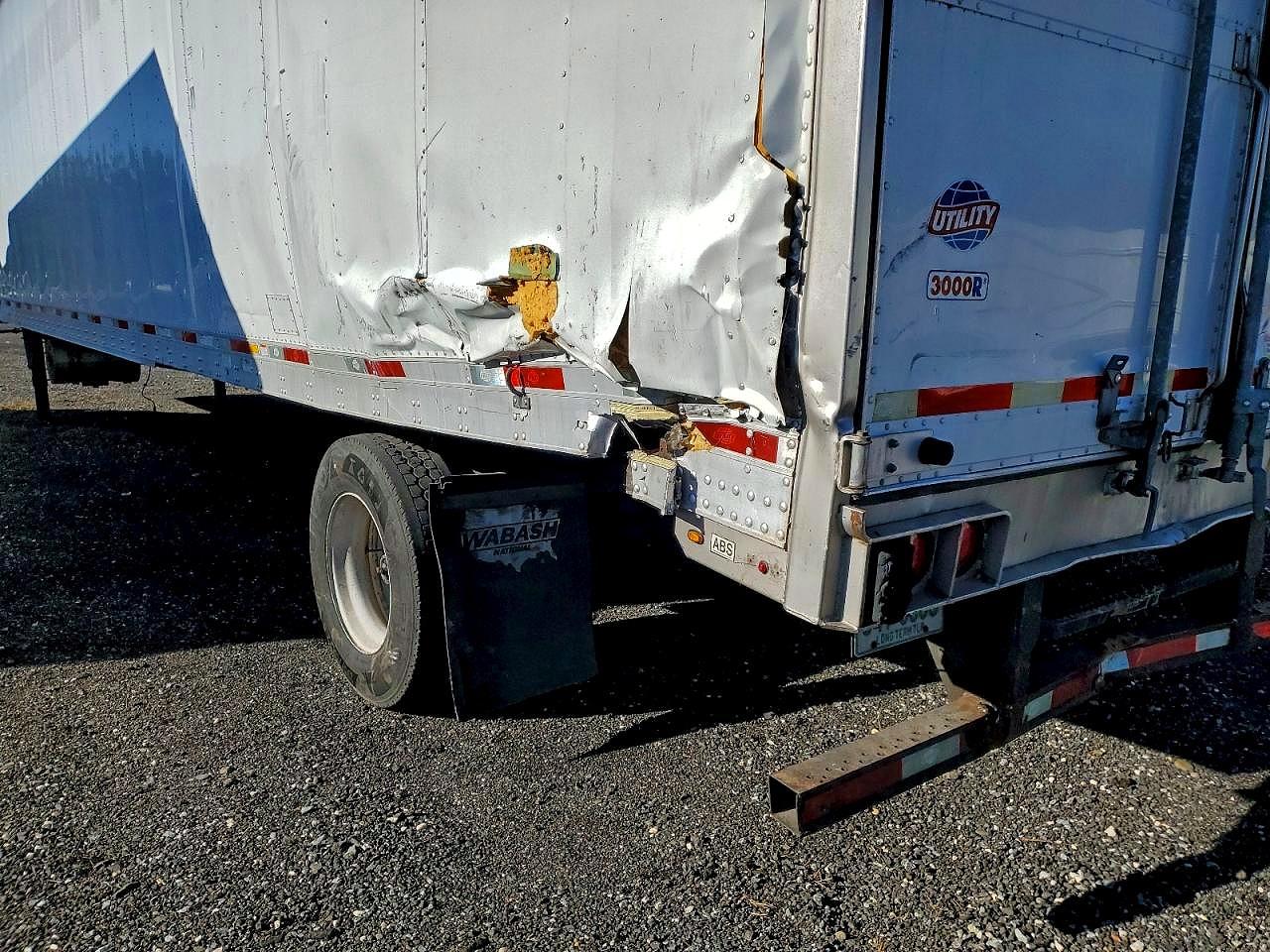 2017 UTILITY Trailer VIN 1UYVS2535HU854227 photo 9