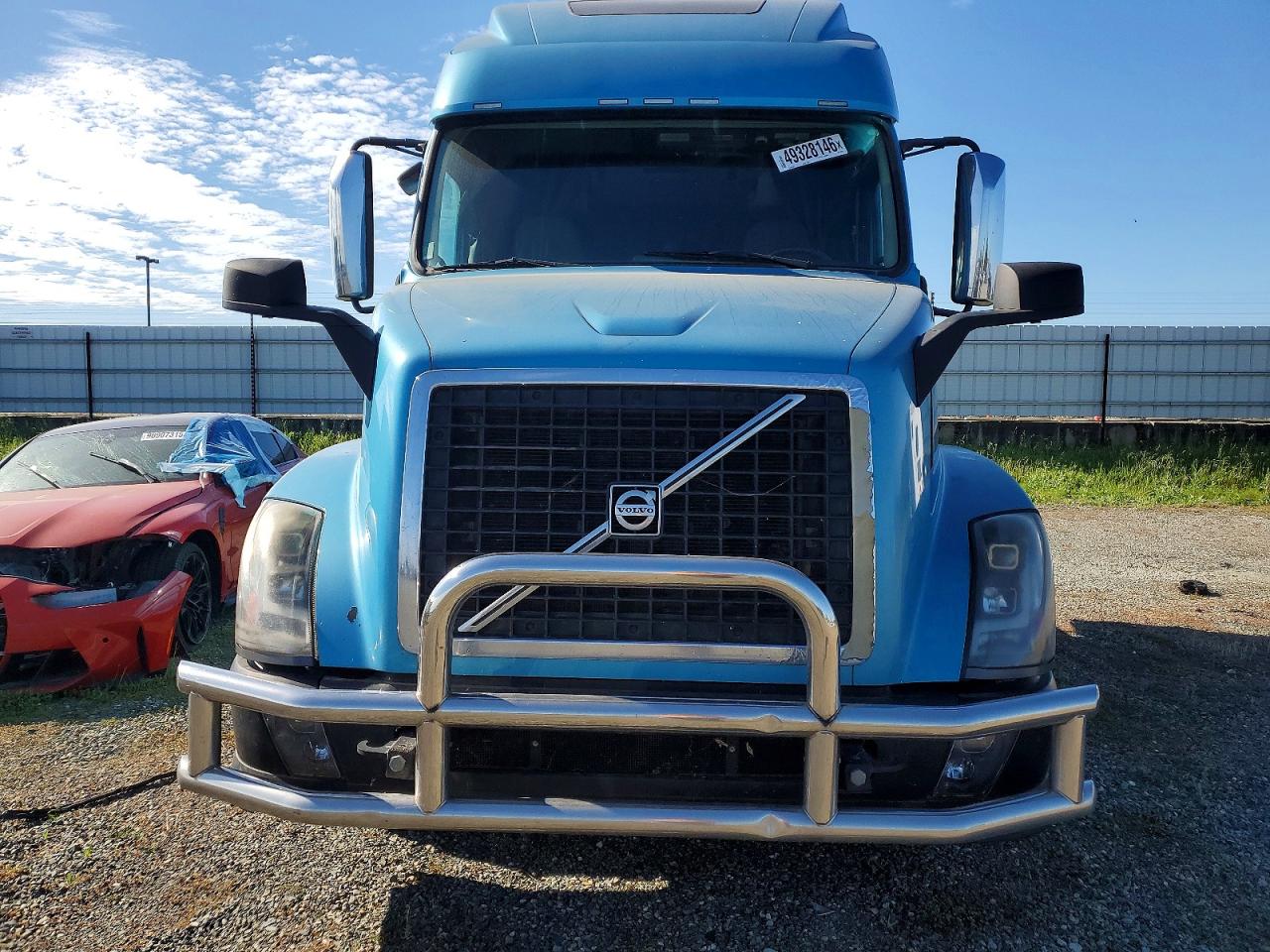 2015 Volvo Vn VIN 4V4NC9EH3FN916851 photo 9