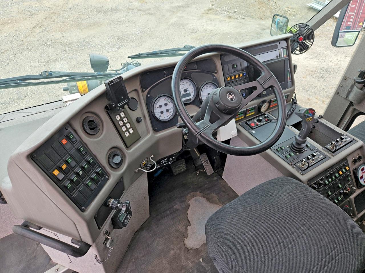 2005 Oshkosh All other VIN 10TDKAK165S083903 photo 6