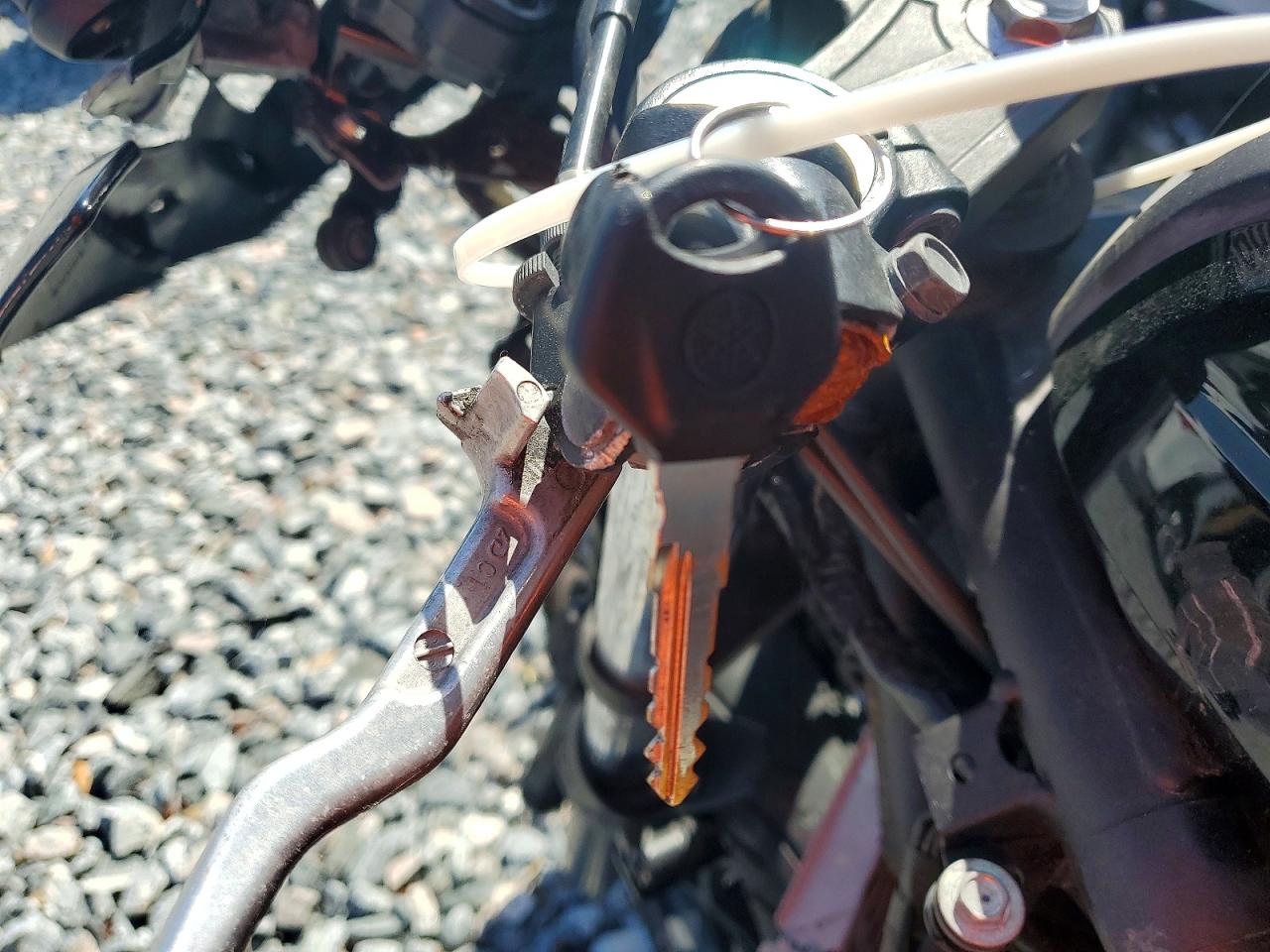 2015 YAMA Yzf600 VIN MH3RH06Y4FK009246 photo 8