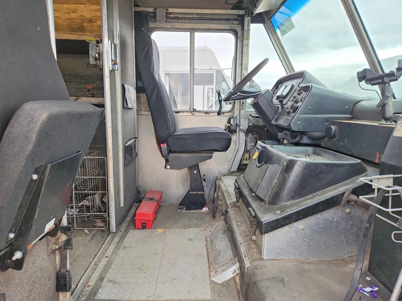 2009 FREIGHTLINER All other VIN 4UZAANDU19CAF1878 photo 7