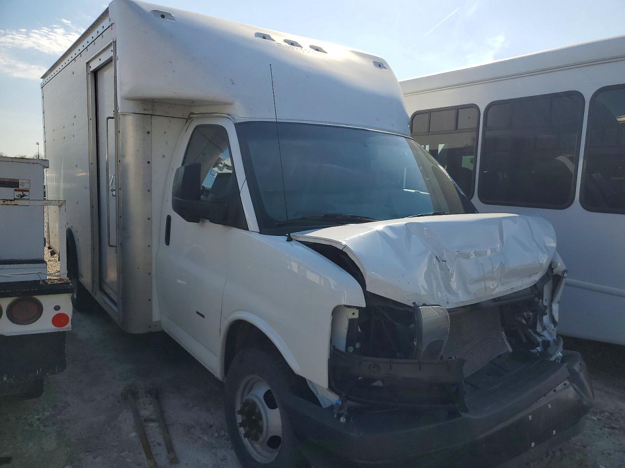 2021 Chevrolet Express VIN 1HA3GSC7XMN007569 photo 1