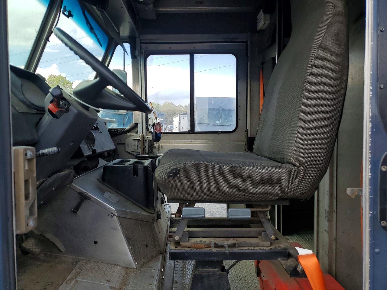 2021 FREIGHTLINER All other VIN 4UZAC2GA3MCMM9324 photo 7
