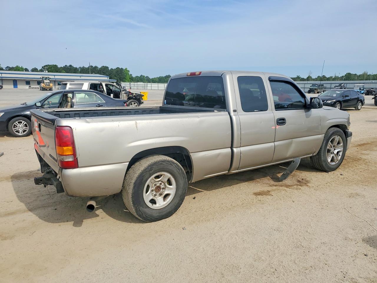 2000 CHEV Silverado VIN 2GCEC19T4Y1364504 photo 3