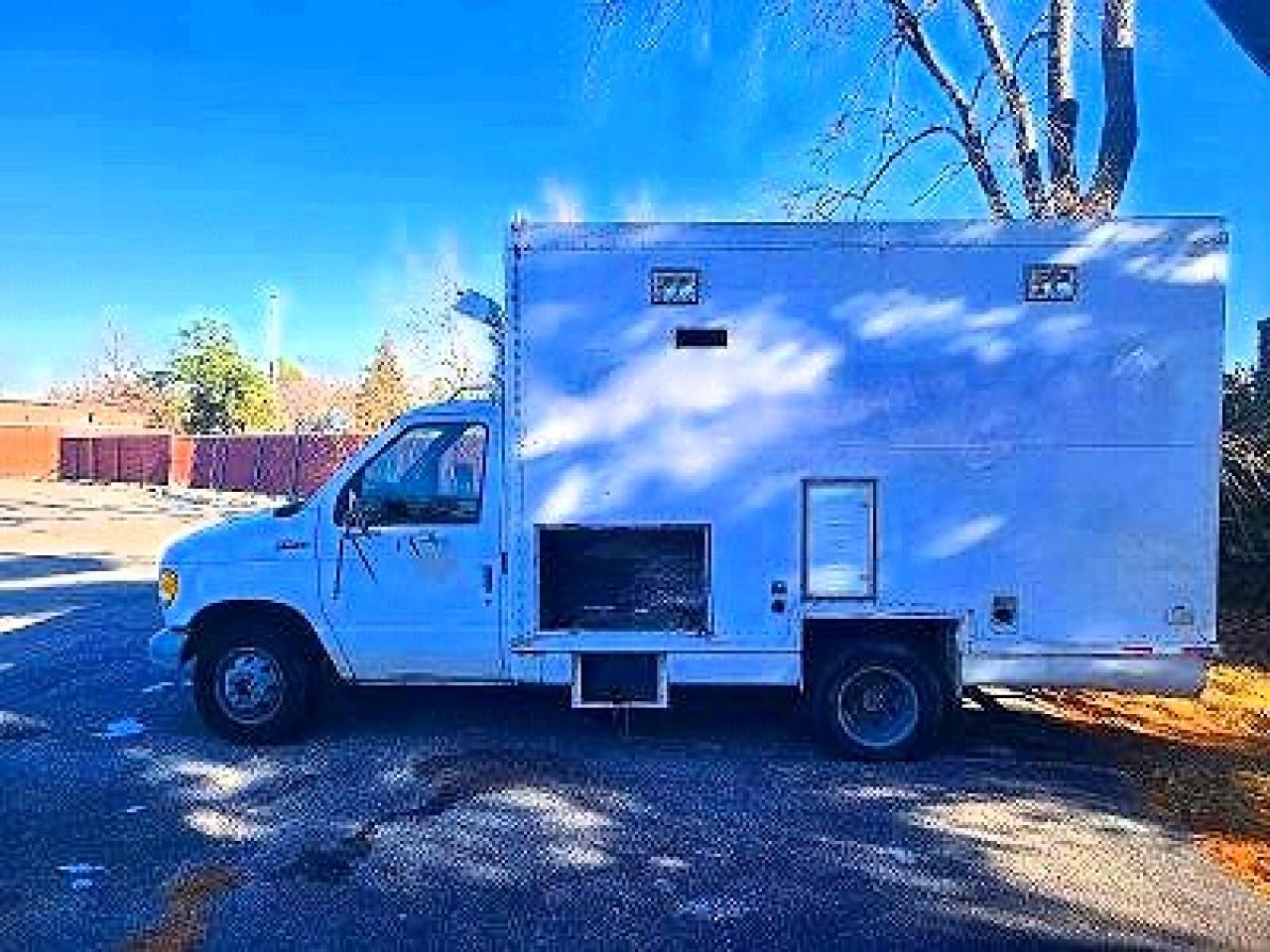 1995 Ford Econoline VIN 1FDKE37H5SHA01586 photo 3