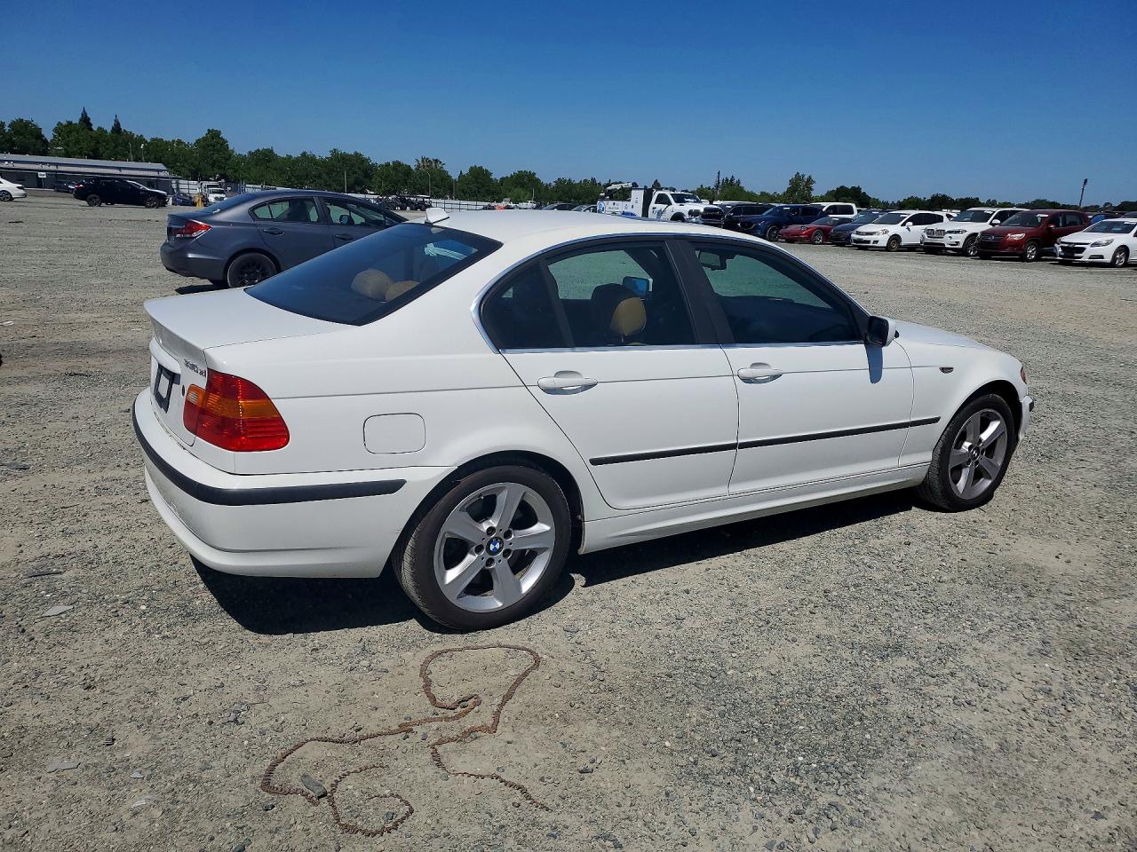 2004 BMW 3 series VIN WBAEW53464PN36686 photo 3