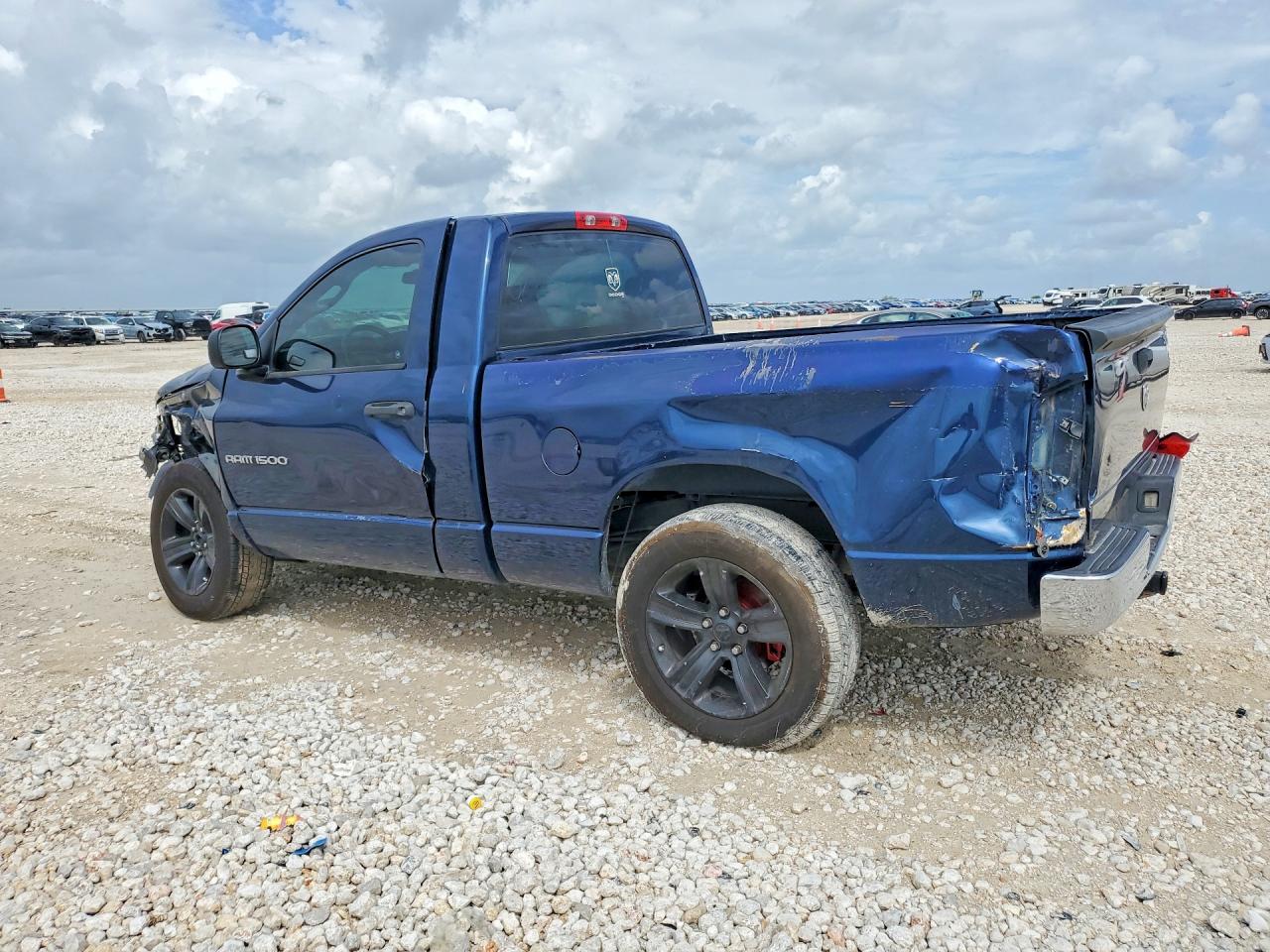 2007 Dodge Ram 1500 s VIN 1D7HA16K07J607699 photo 2