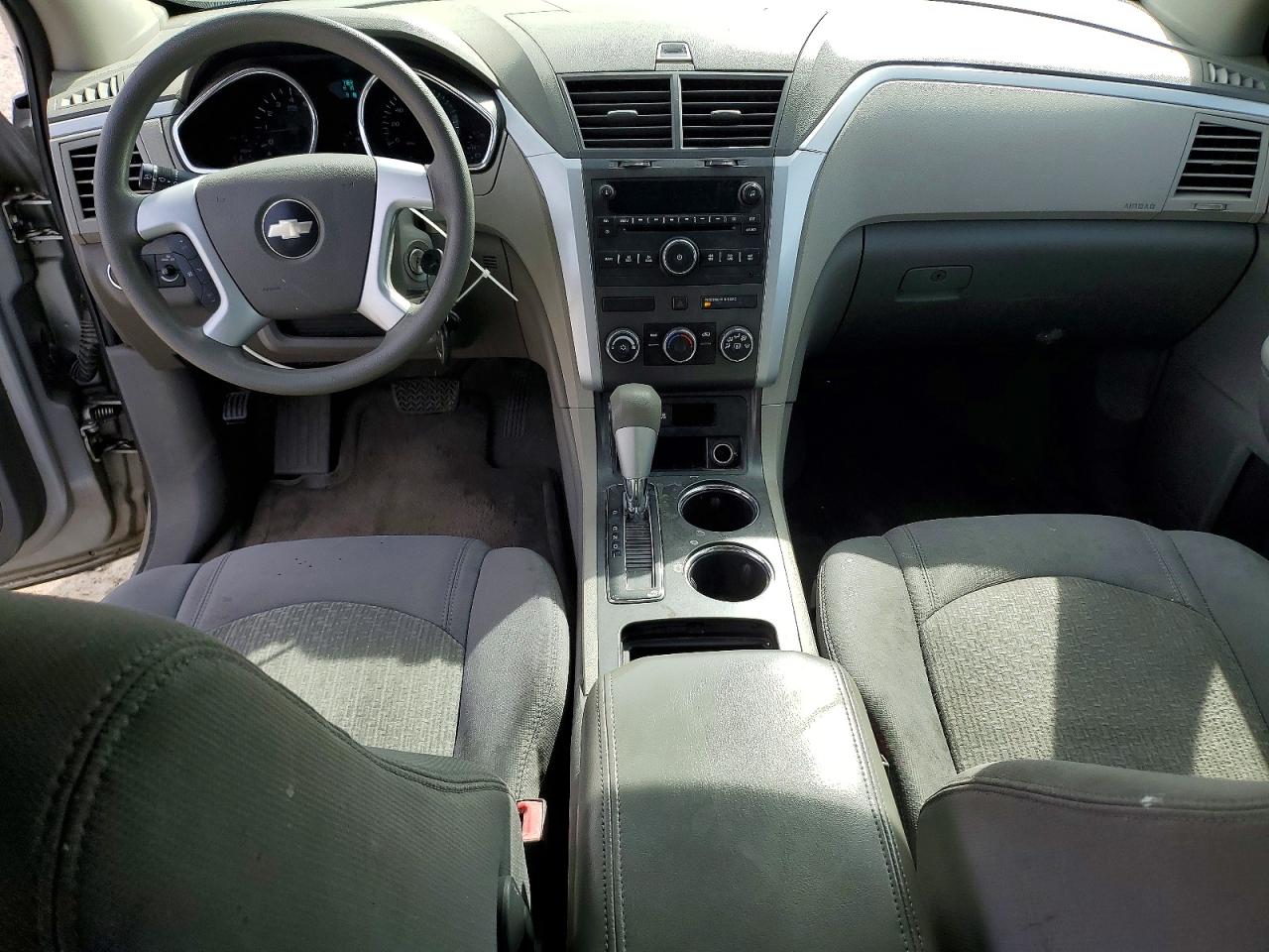 2010 Chevrolet Traverse VIN 1GNLVEEDXAS109215 photo 8
