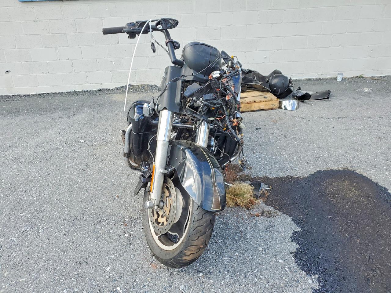 2011 HARLEY Fl VIN 1HD1KGM18BB668581 photo 2