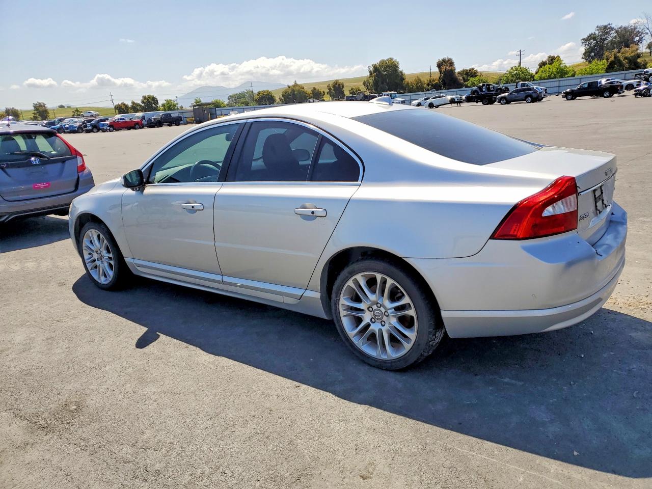 2007 Volvo S80 VIN YV1AS982471030741 photo 2