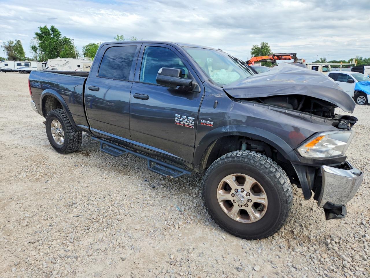 2017 Ram All models VIN 3C6UR5CJ9HG702437 photo 4