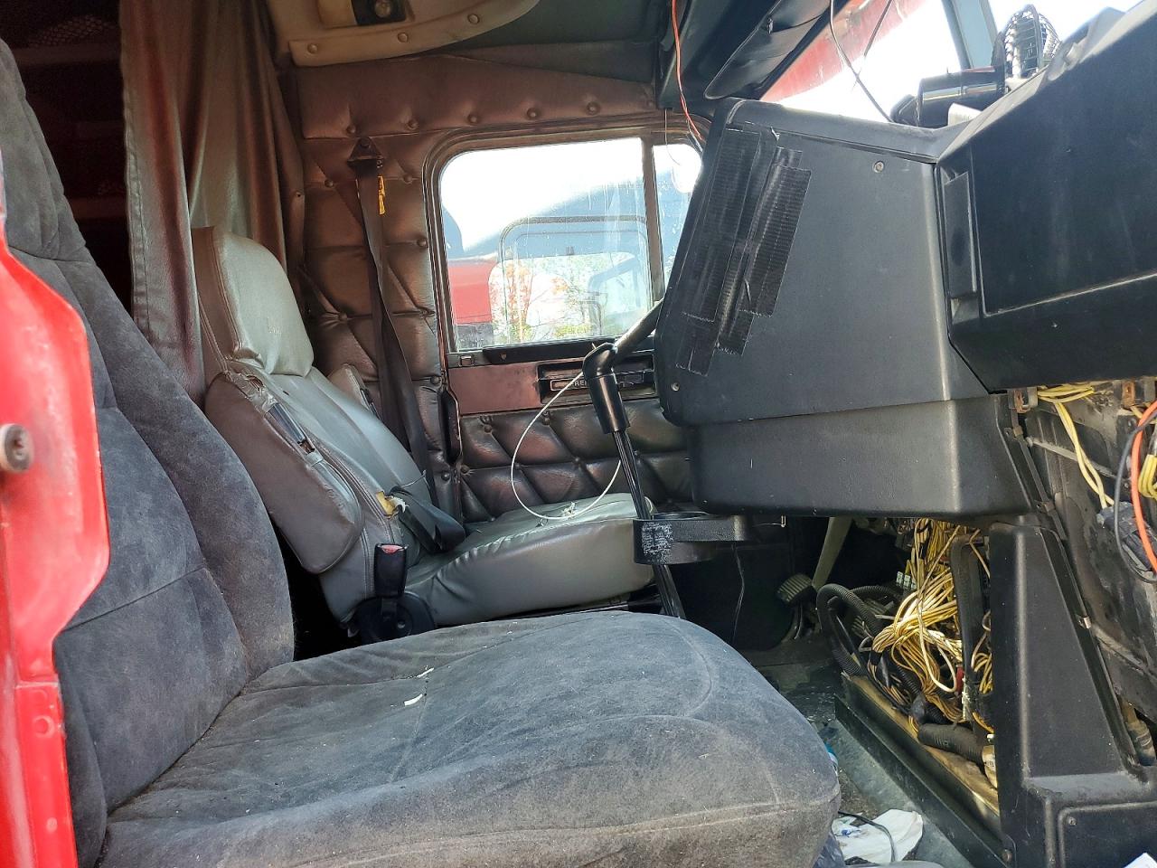 2007 FREIGHTLINER All other VIN 1FUJAPCK57DX33695 photo 5