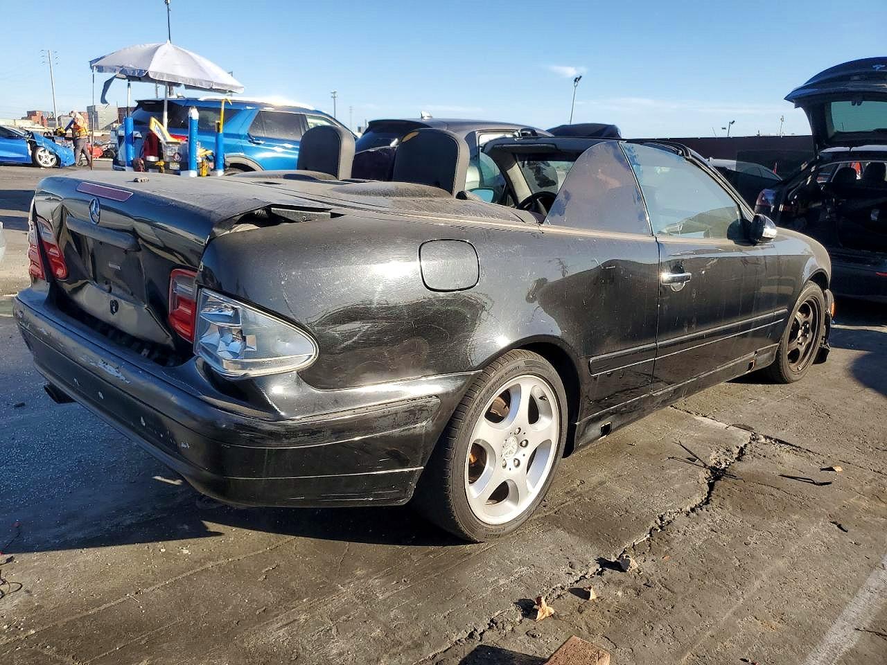 2000 Mercedes-Benz Clk-class VIN WDBLK65G3YT039349 photo 3