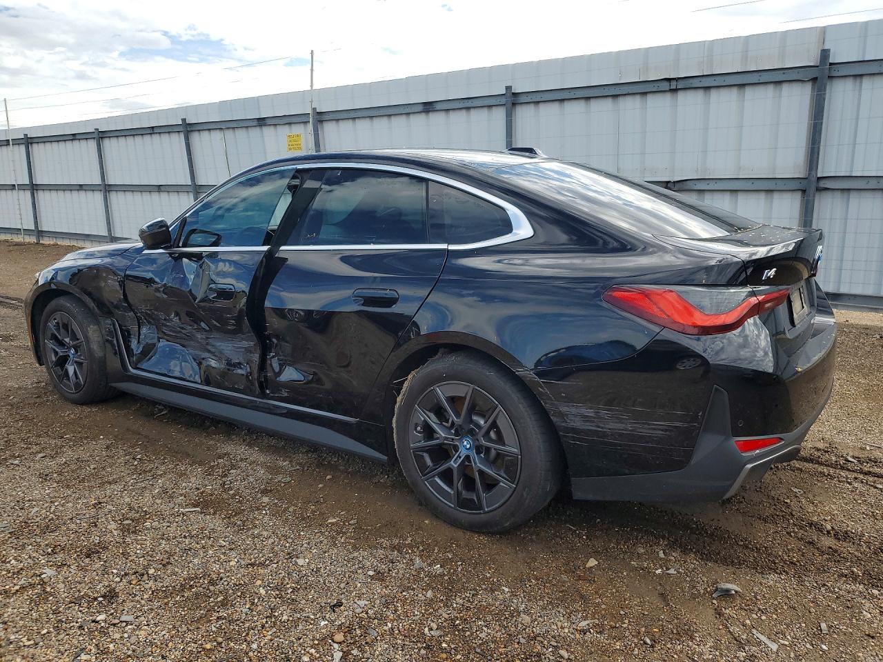 2024 BMW All other VIN WBY43AW00RFT40375 photo 2