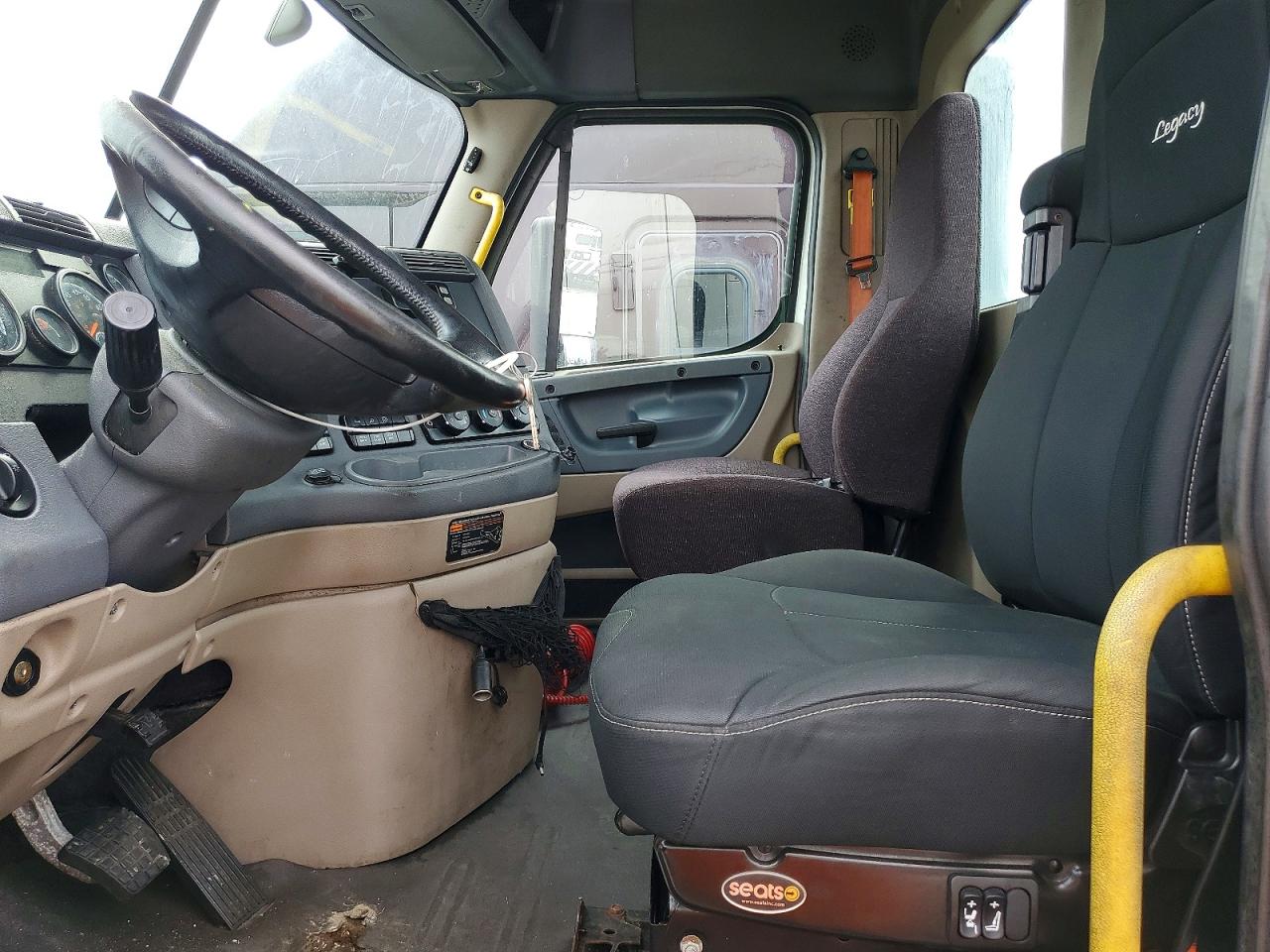 2018 FREIGHTLINER All other VIN 1FUBGAD95JLJS1005 photo 5