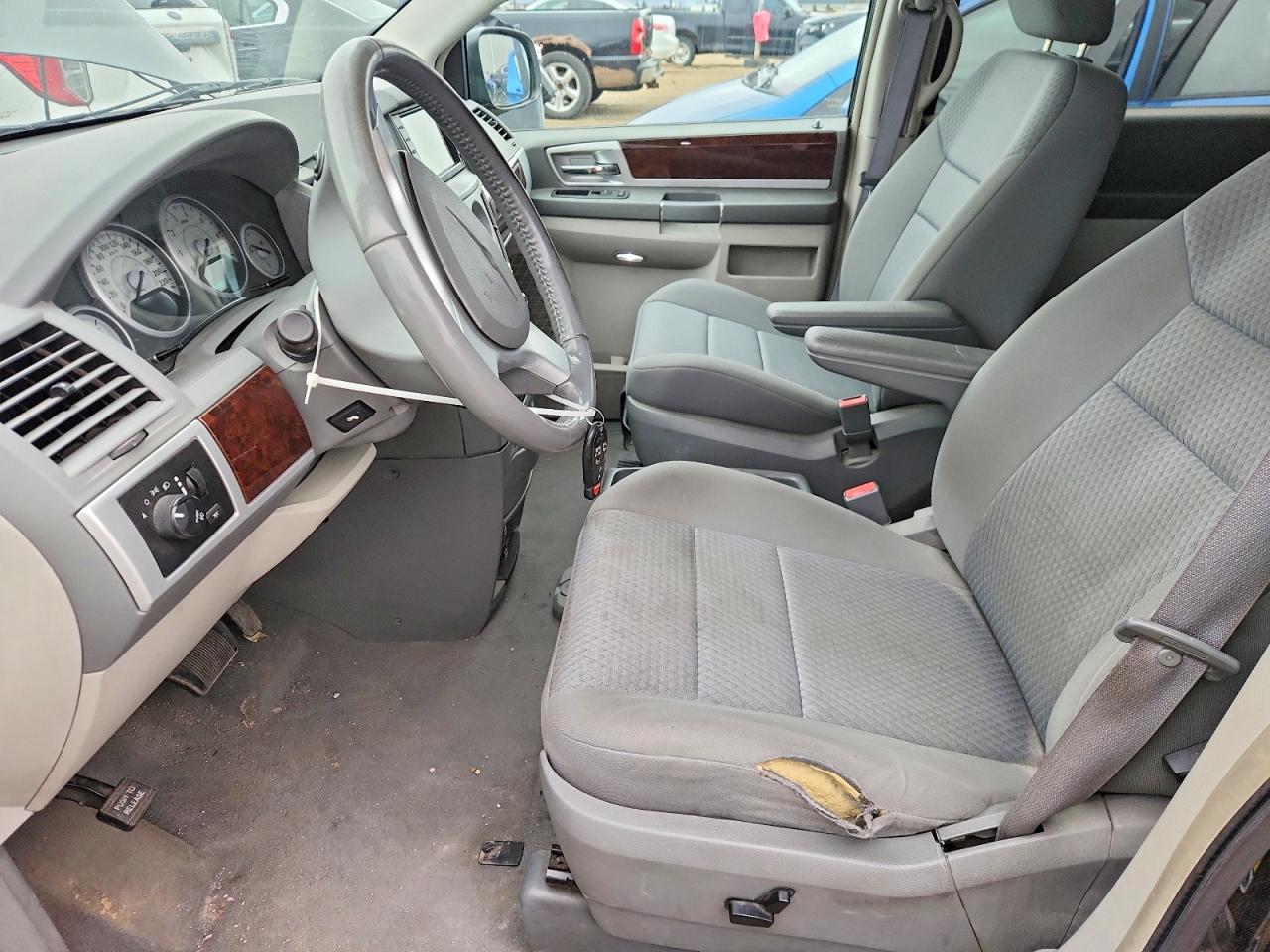 2010 Chrysler Minivan VIN 2A4RR5DX7AR126441 photo 7