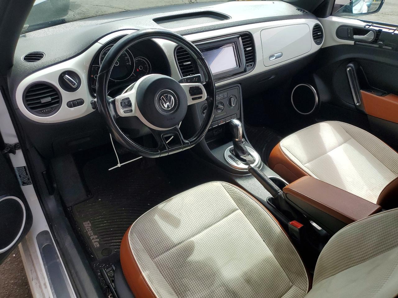 2016 Volkswagen Beetle VIN 3VWF17AT5GM627807 photo 8