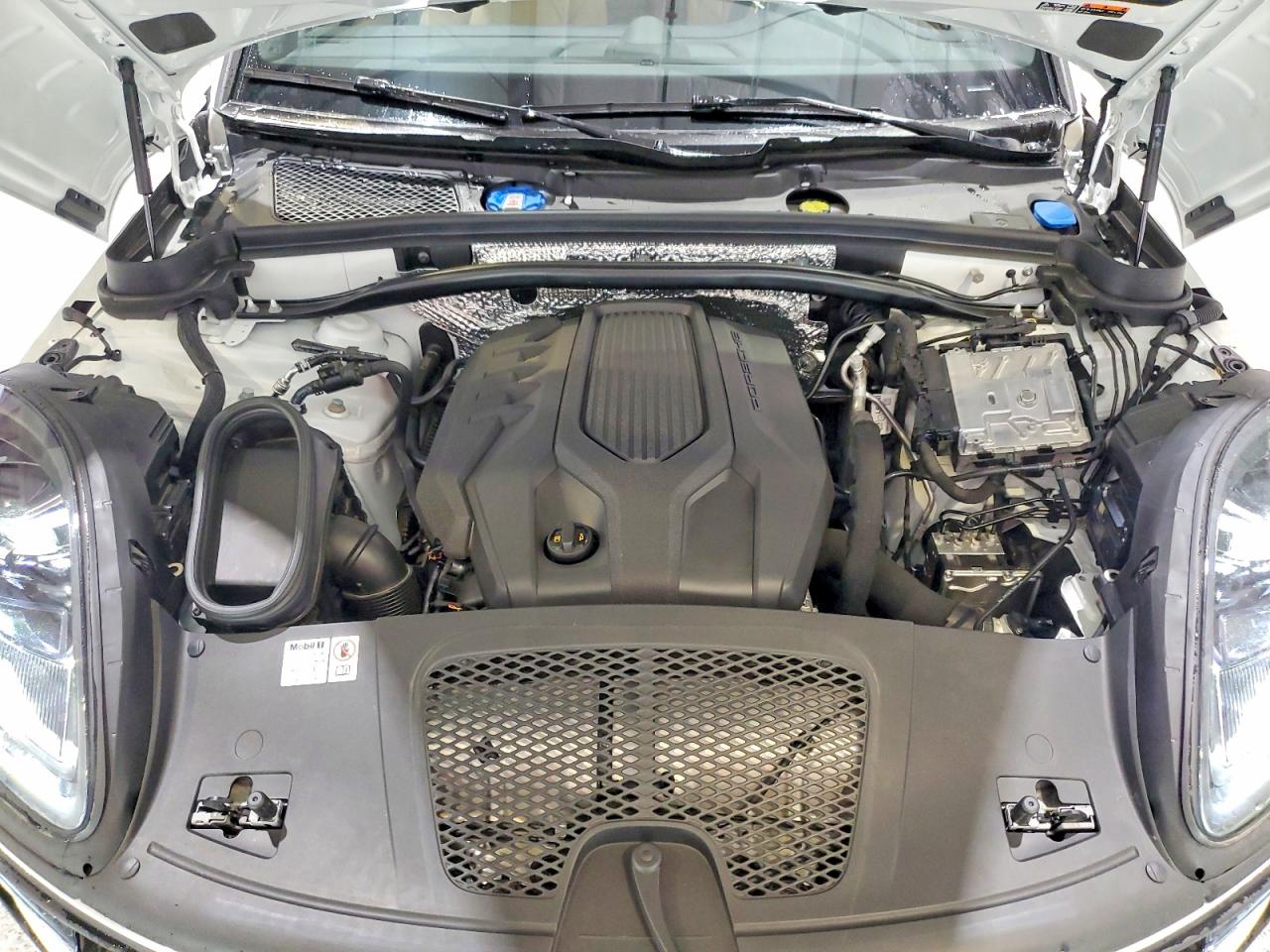 2024 Porsche Macan VIN WP1AA2A54RLB20188 photo 12