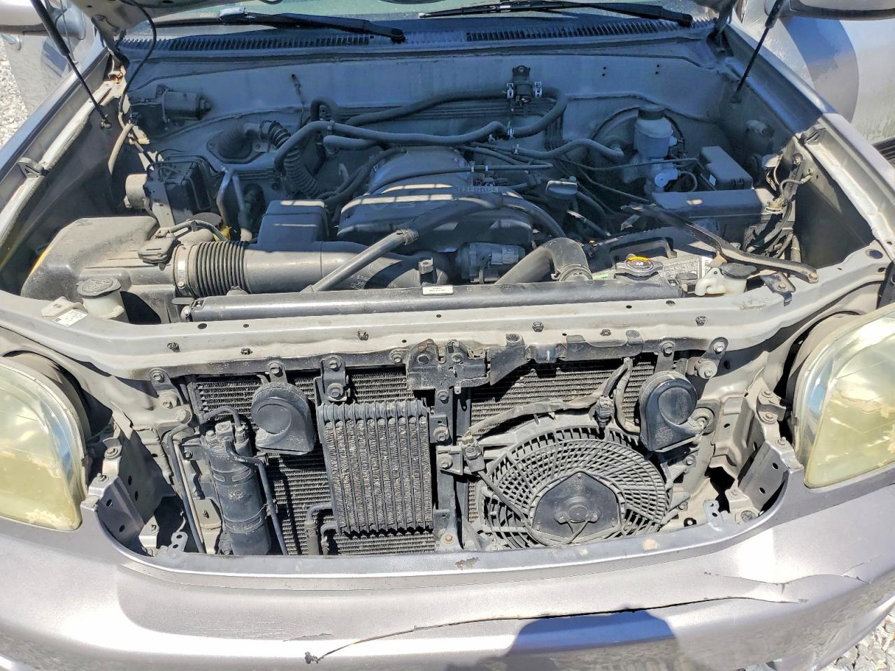 2002 TOYOTA Sequoia VIN 5TDZT34AX2S125834 photo 11
