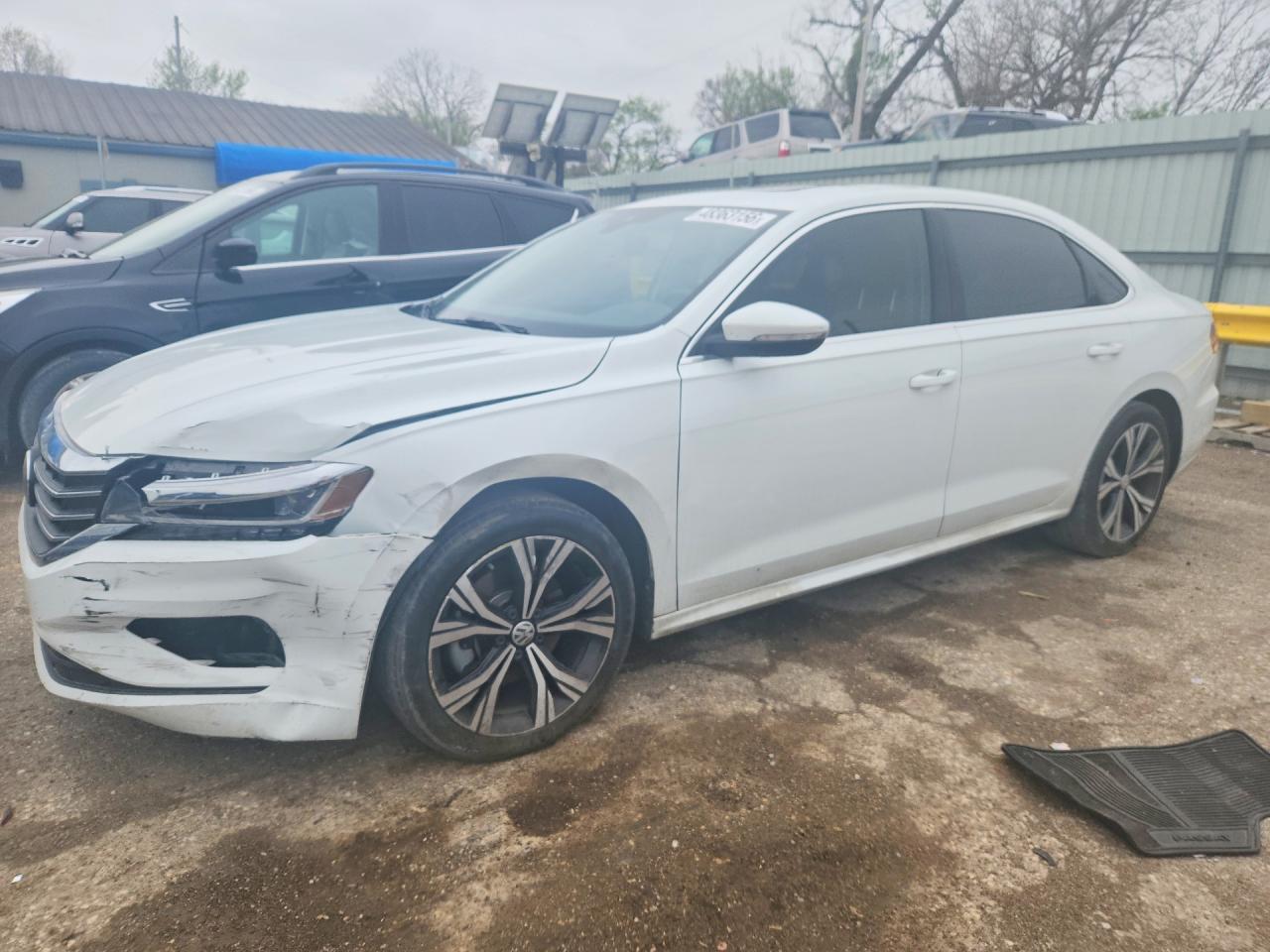 2022 Volkswagen Passat VIN 1VWSA7A39NC000475 photo 1