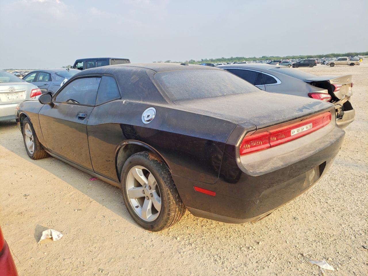 2011 Dodge Challenger VIN 2B3CJ4DG1BH524685 photo 2
