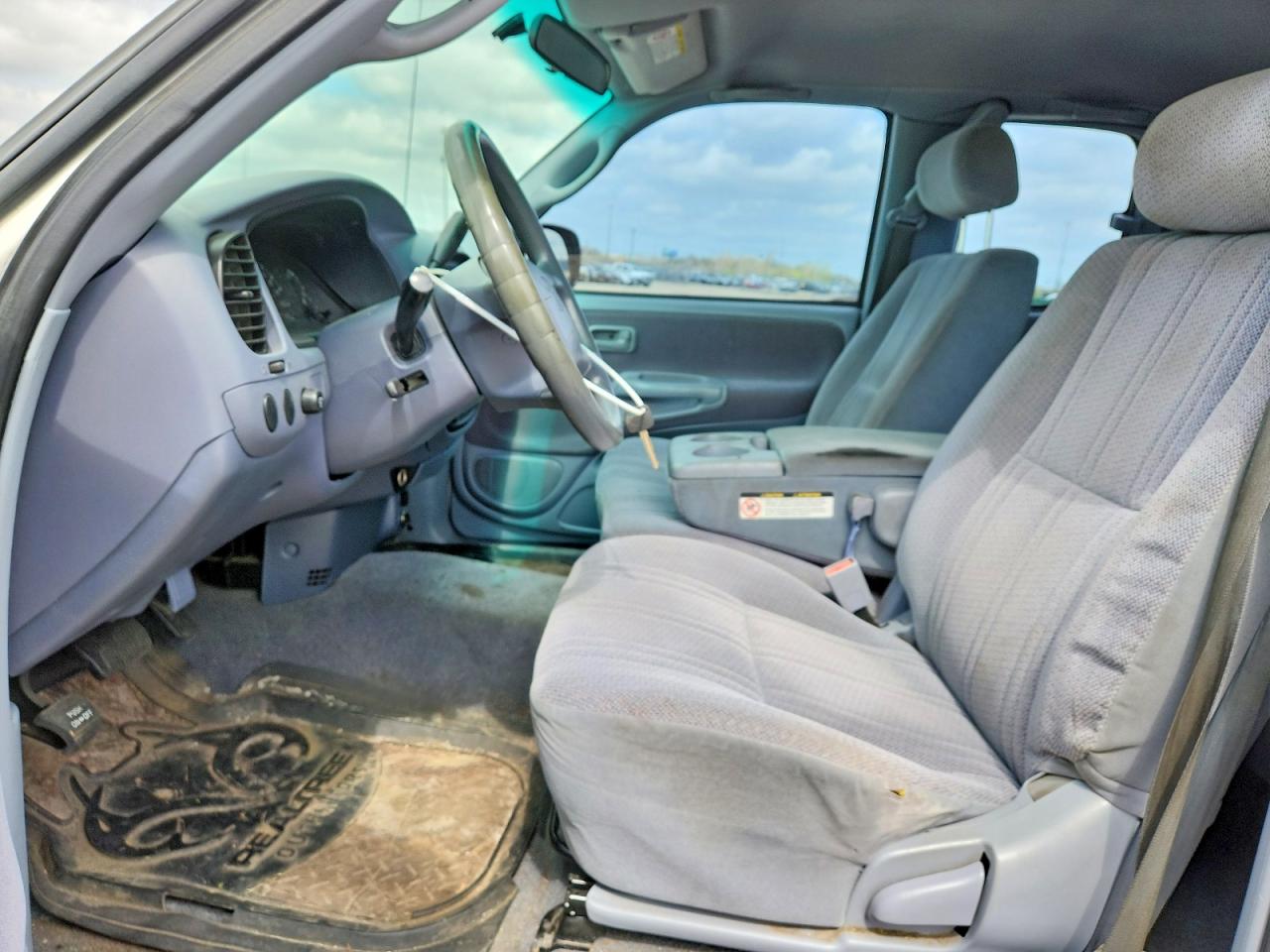 2000 Toyota Tundra VIN 5TBBT4415YS122431 photo 7