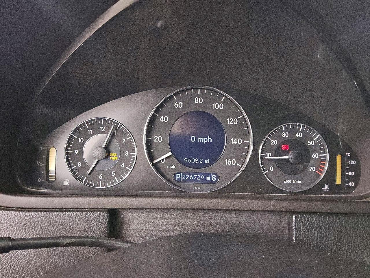 2007 Mercedes-Benz Clk-class VIN WDBTK56F77F209239 photo 9